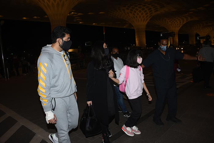 Aishwarya, Abhishek And Aaradhya Fly In Style