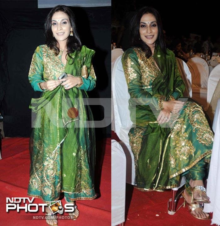 Aishwaryaa Rajinikanth hobnobs with Vidya at Bollywood awards show