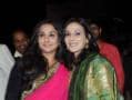 Photo : Aishwaryaa hobnobs with Vidya at awards show