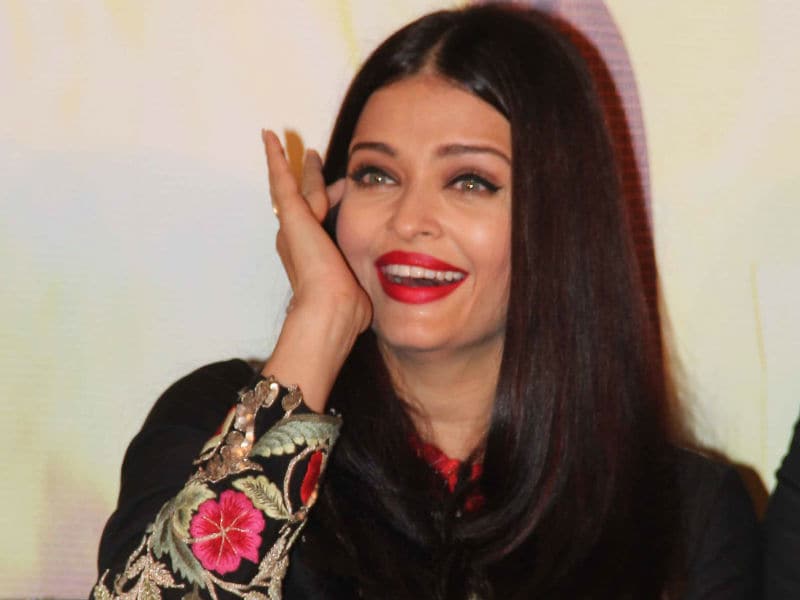 Photo : Aishwarya Rai Bachchan, We Totally Love Your Smile