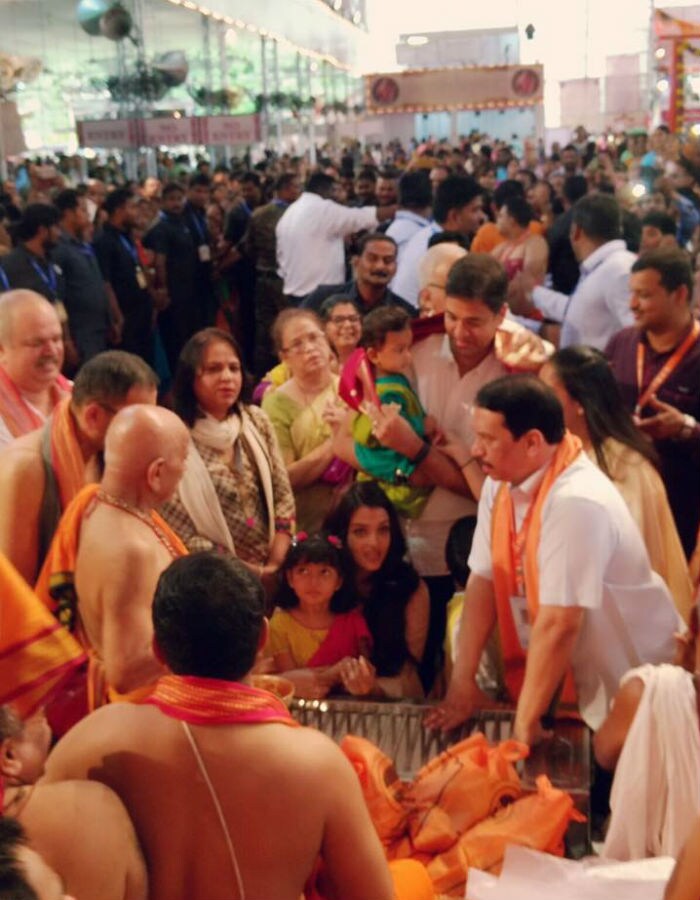 Actress Aishwarya Rai Bachchan visited a Ganesh Pooja at Kings Circle in Mumbai with her daughter Aaradhya on September 7. Aishwarya's parents Brinda and Krishnaraj Rai and brother Aditya's family also accompanied them.<br><br>This image was posted on Facebook by <a href=" https://www.facebook.com/AishwariyaRaiBachchan/?ref=page_internal" target="_blank" rel="nofollow" >Aishwarya Rai Bachchan</a>