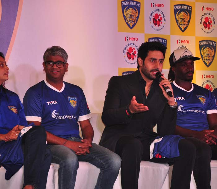 Abhishek Bachchan Plays With Chennaiyin FC Colours