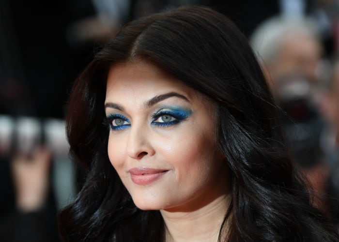 At Cannes, 24 Carat Aishwarya Stops Traffic in Glittering Dress