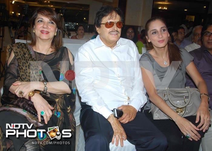 Sanjay Khan, Zarine and Farah Khan Ali at a birthday bash