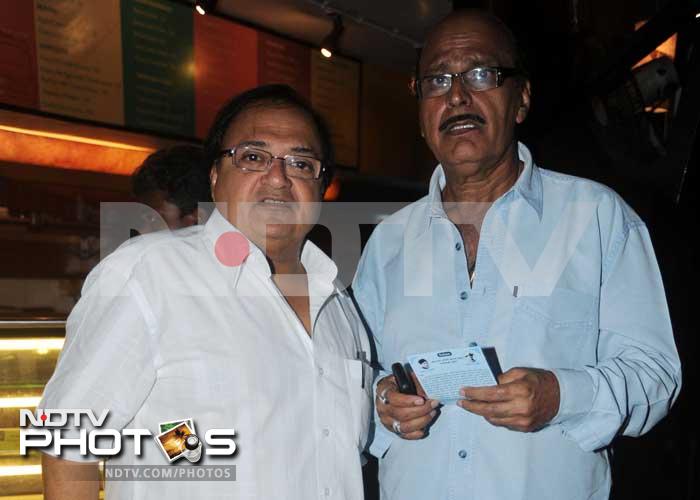 Actor Rakesh Bedi and Avtar Gill were also present to pay their tributes to the veteran actor.