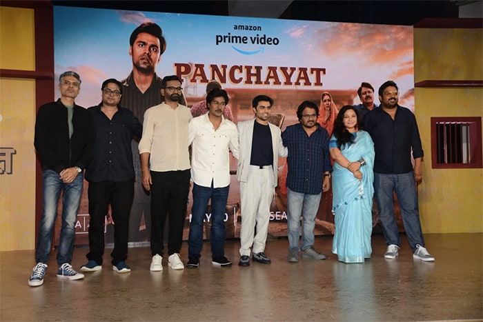 Akshay Kumar And Manushi Chhillar Launch Prithviraj Trailer In Style