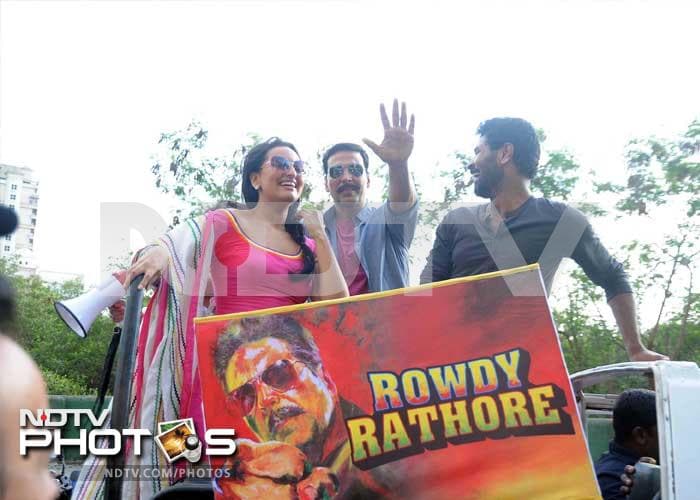 Akshay, Sonakshi: Rowdy road show