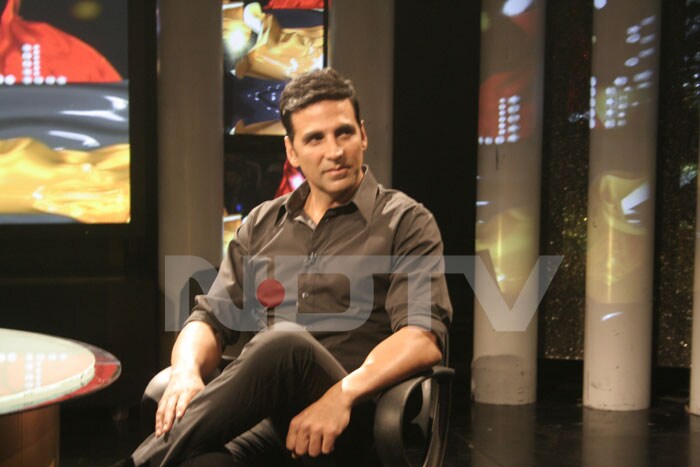 Akshay, Anushka Visit NDTV