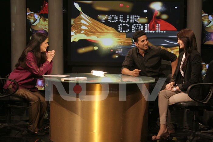 Sonia Singh, Senior Managing Editor at NDTV, got to share a laugh with Akshay and Anushka <br><br>(<b>?Watch Your Call with Akshay Kumar at 9:30 pm Sunday"</b>)