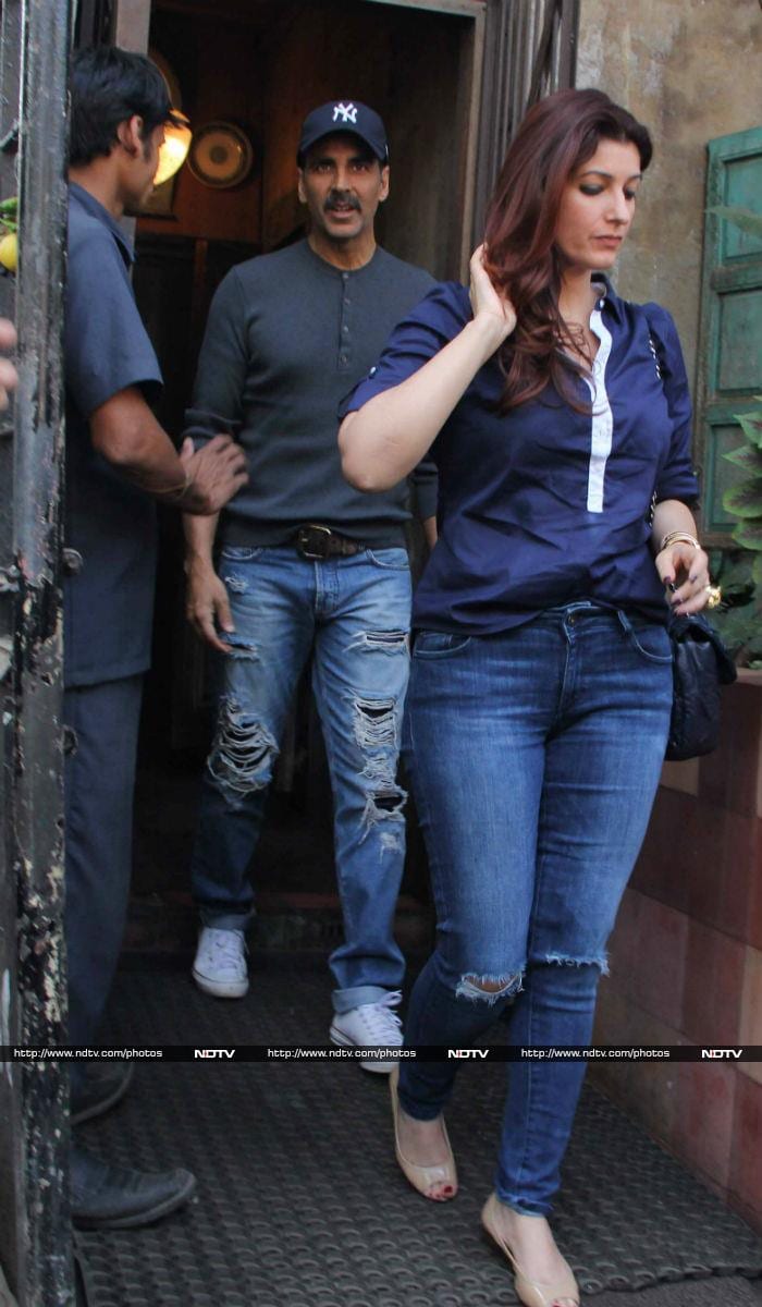 Akshay Kumar, Twinkle Khanna\'s Day Out With Kids