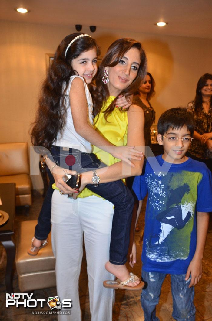 Farah with her kids Fizaa and Azaan.