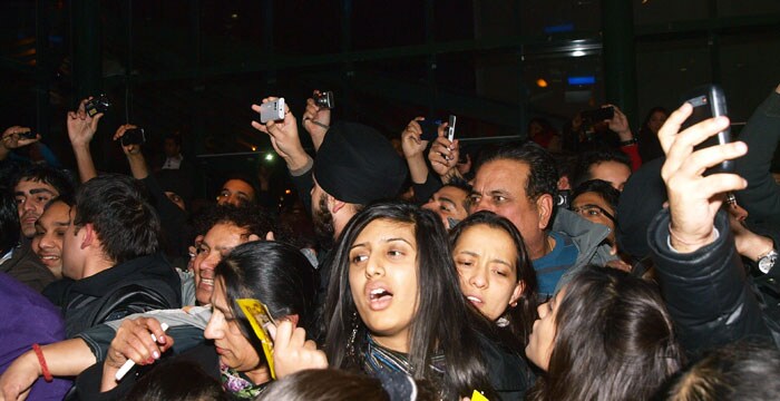 Akshay, Katrina Cause Fan Frenzy in London