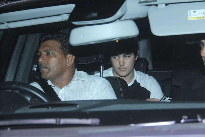 Twinkle And Akshay, Shahid And Mira Begin The Week With Dinner Dates
