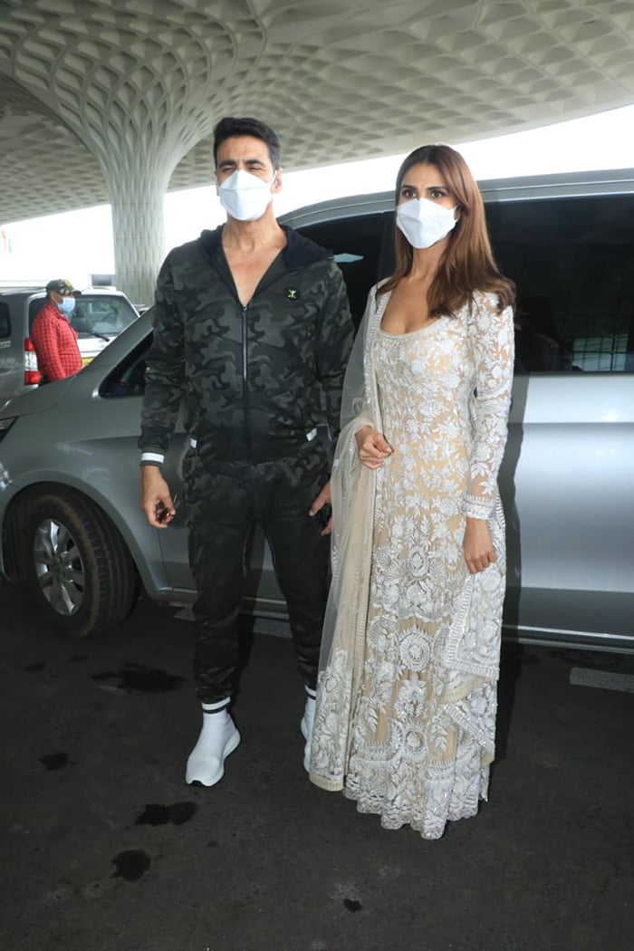 Akshay Kumar and Vaani Kapoor were pictured at the Mumbai airport on Tuesday as they jetted off to Delhi for the trailer launch of their film Bell Bottom.