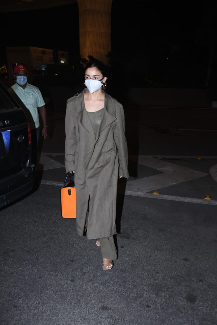 We loved Alia Bhatt's airport style.