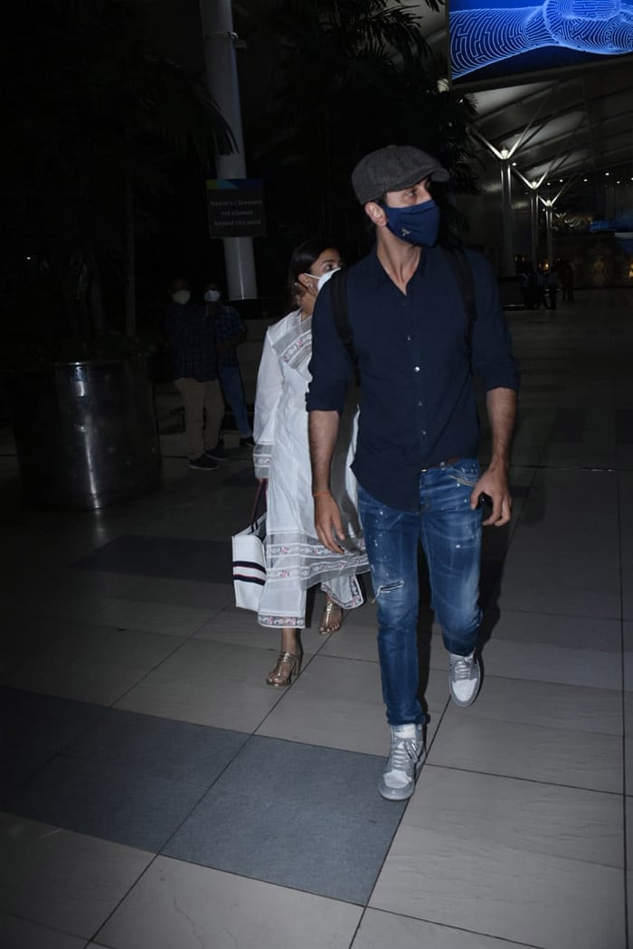 Alia Bhatt and Ranbir Kapoor were pictured together at the Mumbai airport.