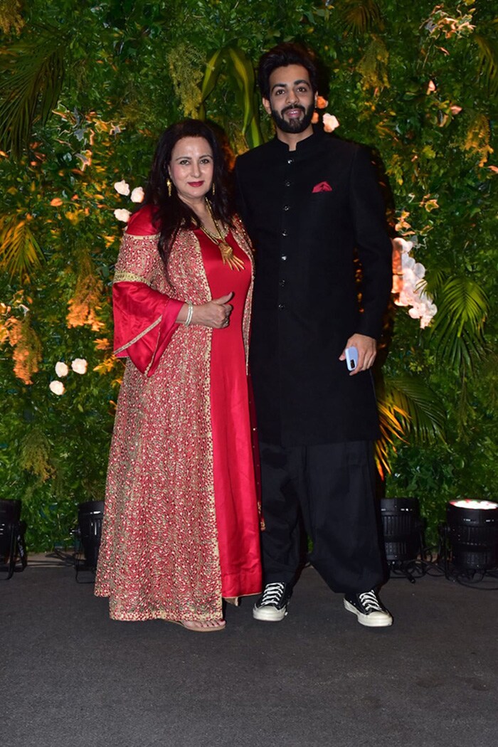 Poonam Dhillon attended the party with her son Anmol Thakeria.(Image courtesy: Varinder Chawla)