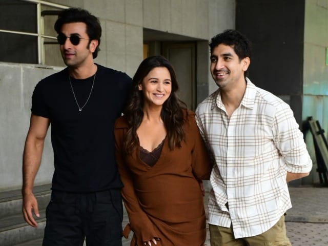 Photo : Alia Bhatt, Ranbir Kapoor And Ayan Mukerji Lit Up The Brahmastra Song Preview Launch Like This