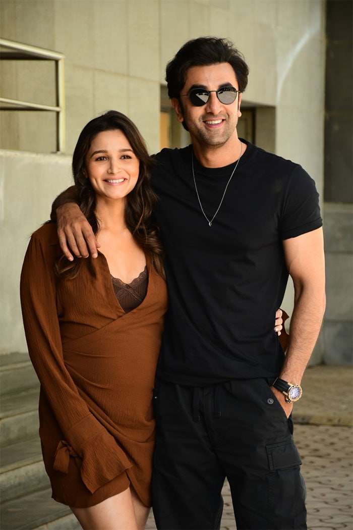 Alia Bhatt and Ranbir Kapoor happily posed together for the cameras.