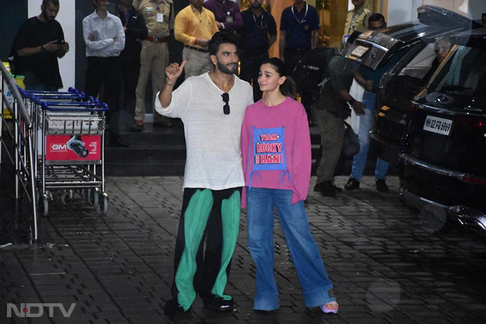 Alia Bhatt and Ranveer Singh's airport look is all about comfort. (Image Courtesy: Varinder Chawla)