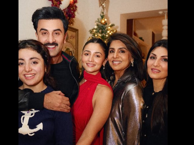 आलिया भट्ट ने शेयर की परिवार संग क्रिसमस सेलिब्रेशन की खूबसूरत तस्वीरें