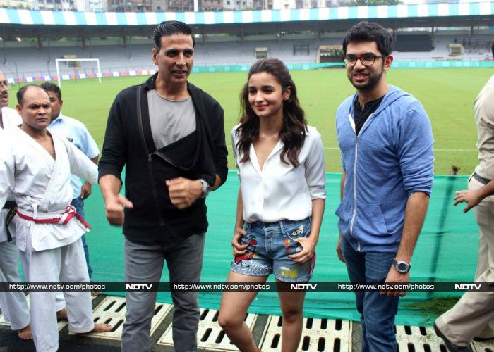 Alia Bhatt And Dad Mahesh Make a Shaandaar Pair