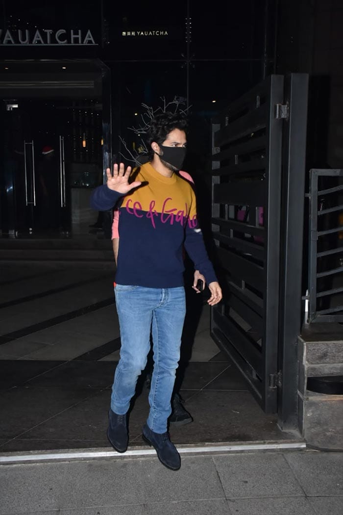 Alia Bhatt And Ranbir Kapoor Twinned For Thier Dinner Date