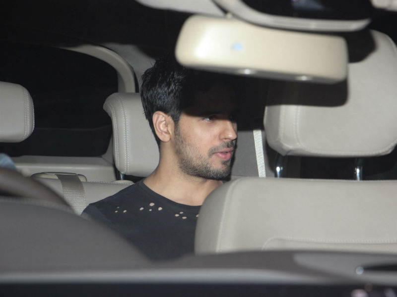 Sidharth Woos Birthday Girl Alia With Midnight Visit