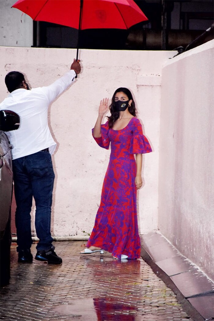 Actress Alia Bhatt was on Thursday spotted outside filmmaker Sanjay Leela Bhansali's office in Juhu.