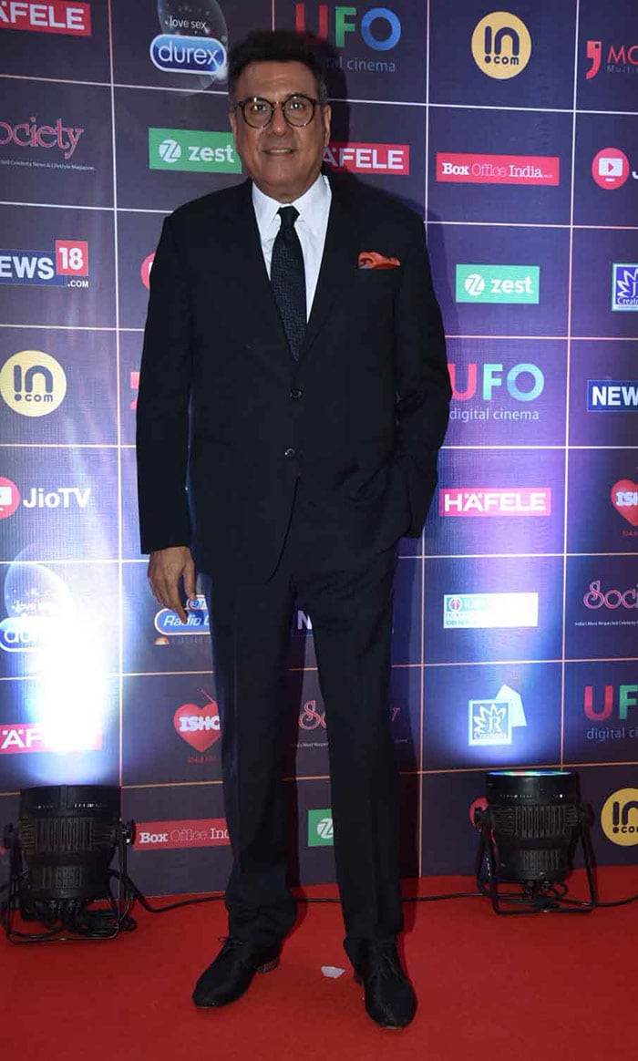 Alia Bhatt Makes Heads Turn At Network 18 Reel Awards
