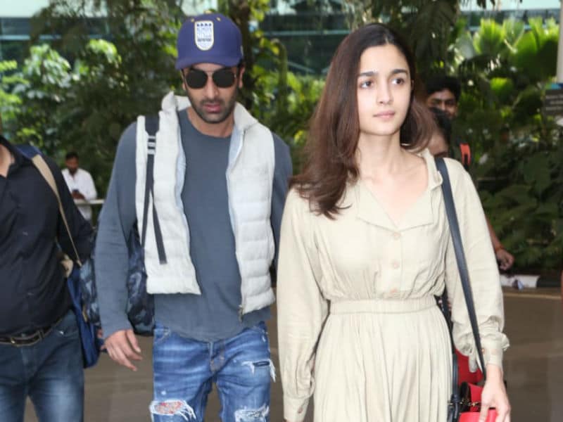 Alia Bhatt And Ranbir Kapoor's Airport Diaries