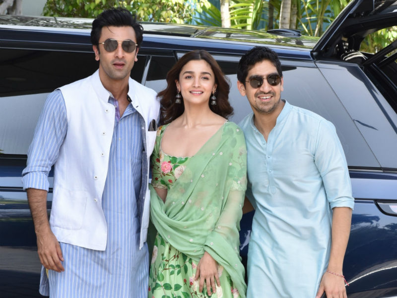 A Day With Alia And Ranbir At Kumbh <i>Mela</i> A Day With Alia And Ranbir At Kumbh <i>Mela</i>