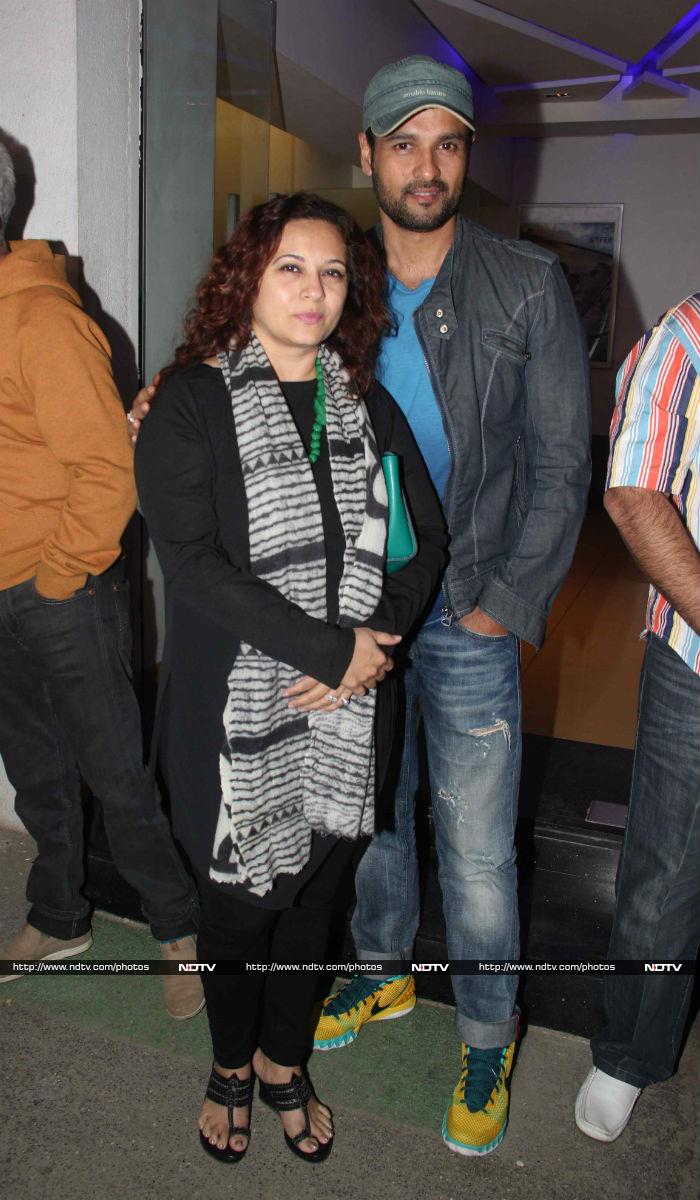 Esha Gupta Watches Aligarh With Manoj Bajpayee