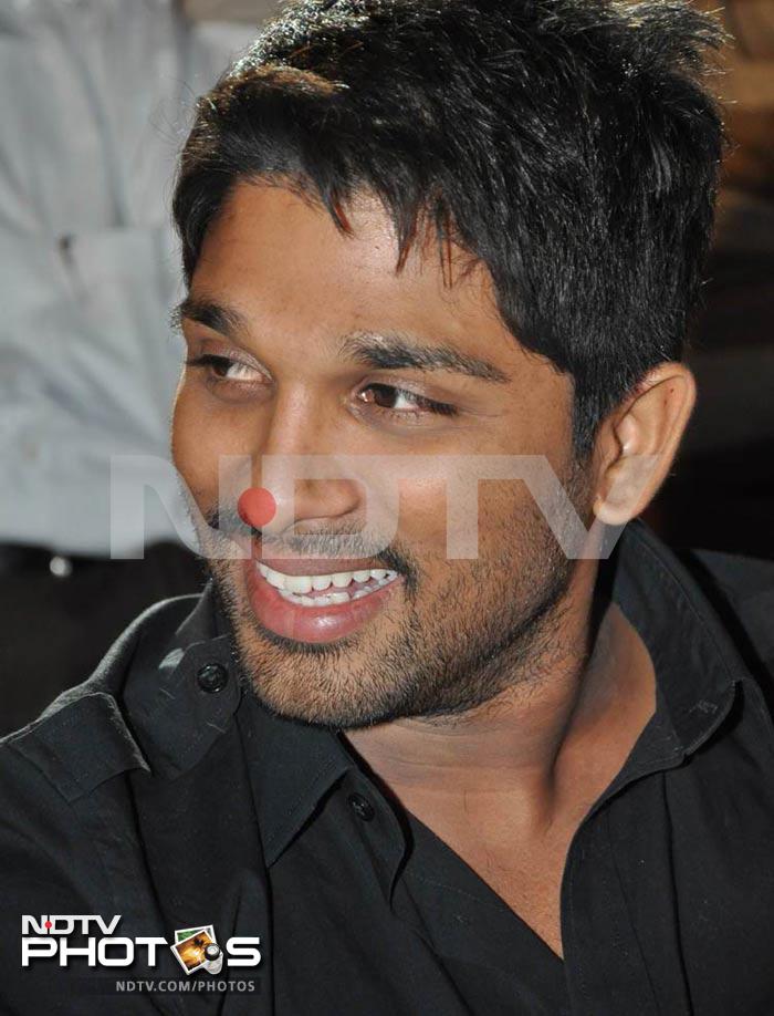 Allu Arjun, Richa Gangopahyay release the music Ee Rojullo