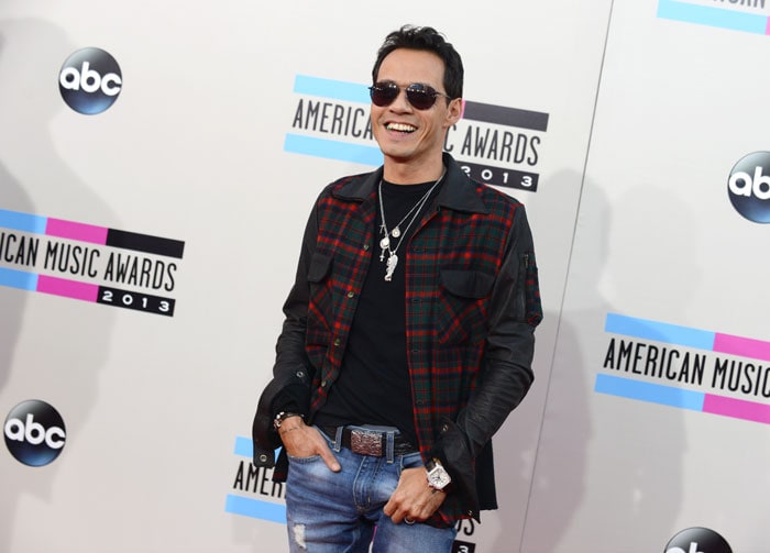 Stars dazzle at the American Music Awards