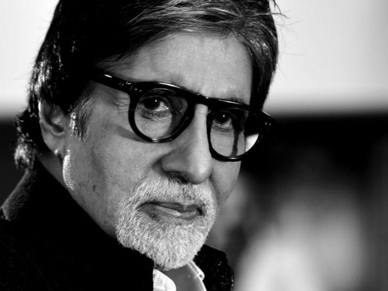 Photo : Happy Birthday Amitabh Bachchan: Painting Bollywood Pink@74