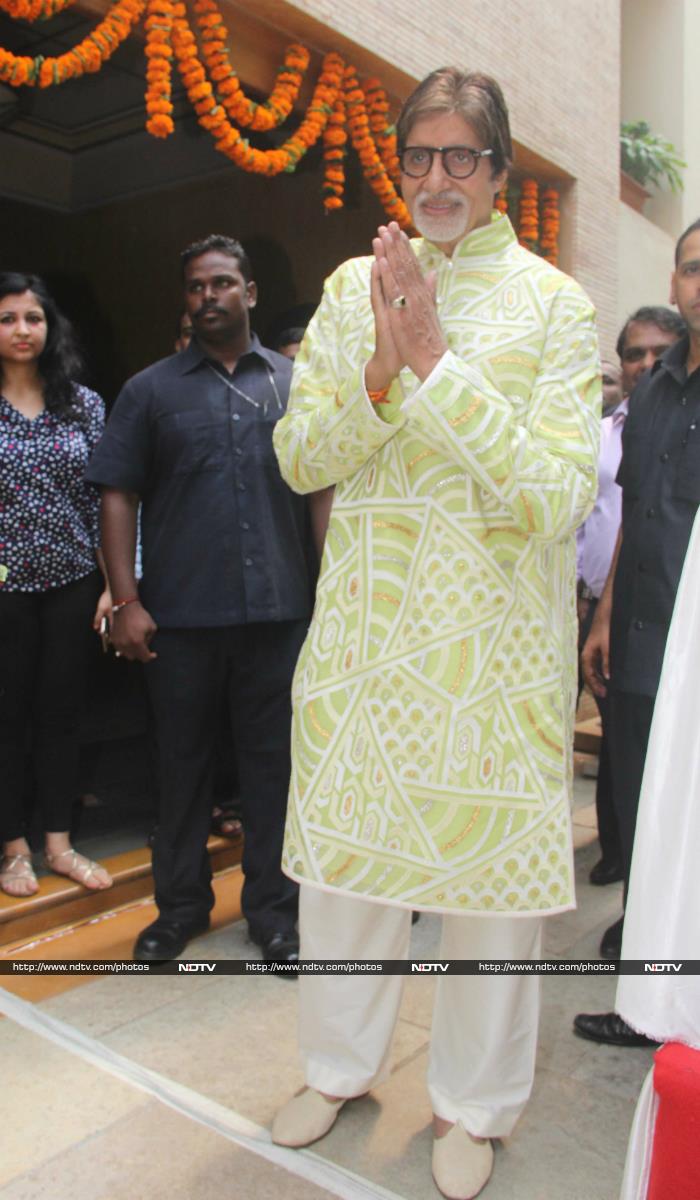 The cameras that could not stop clicking, photographed Mr Bachchan while he welcomed everyone.