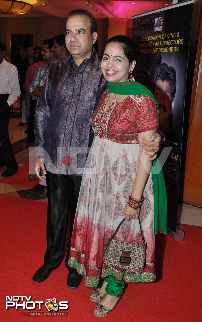 Singer Suresh Wadkar with singer wife Padma.