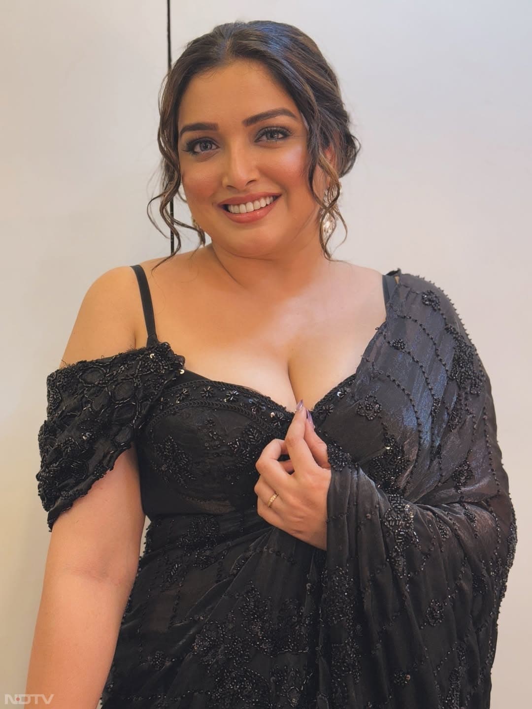 उन्होंने 2014 में निरहुआ हिंदुस्तानी से अपनी शुरुआत करते हुए भोजपुरी फिल्मों की ओर रुख किया. aamrapali1101/Instagram