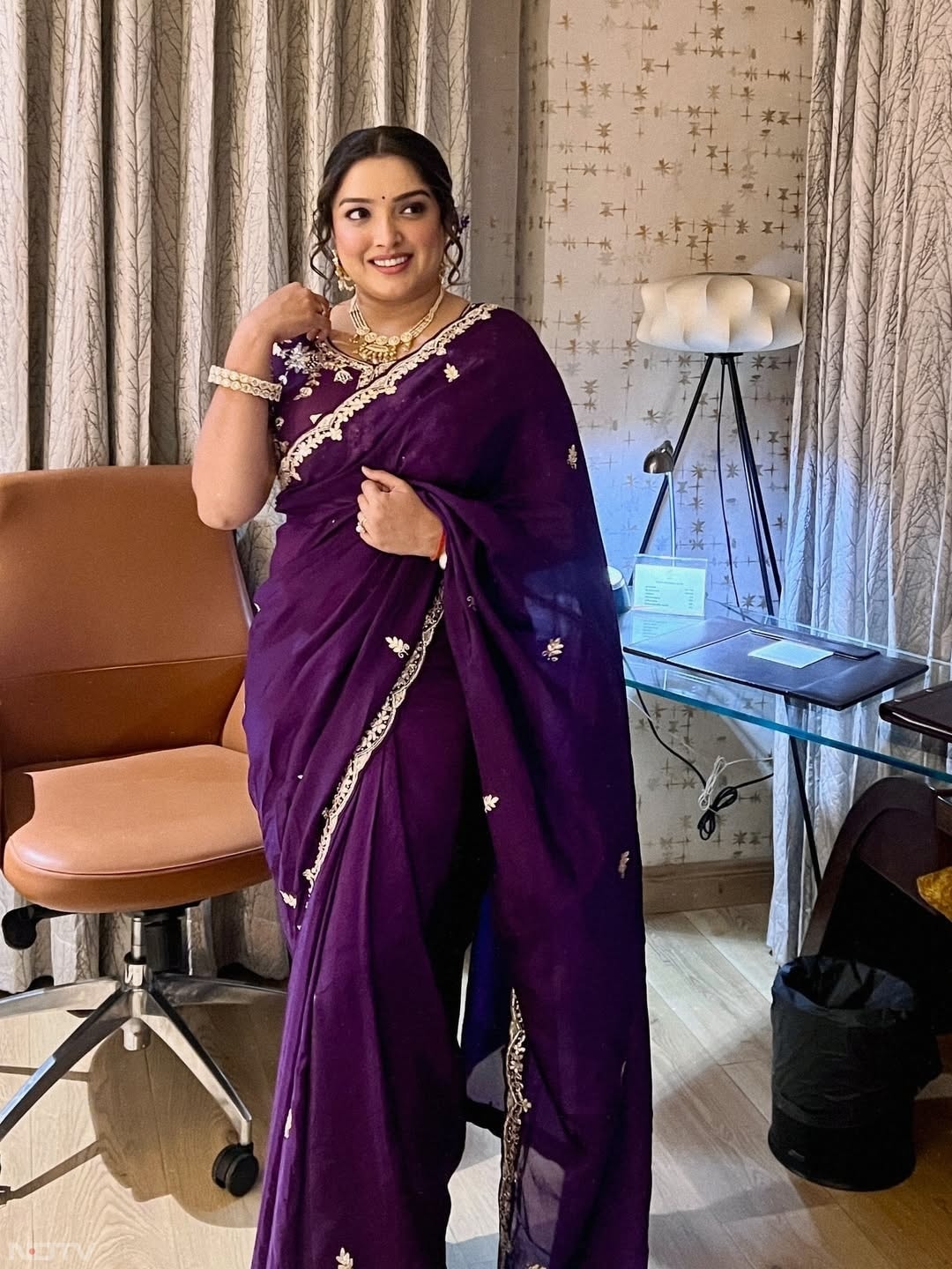 उन्होंने पटना से पाकिस्तान और निरहुआ चलल लंदन जैसी फिल्मों में अपनी भूमिका के लिए लोकप्रियता हासिल की. aamrapali1101/Instagram