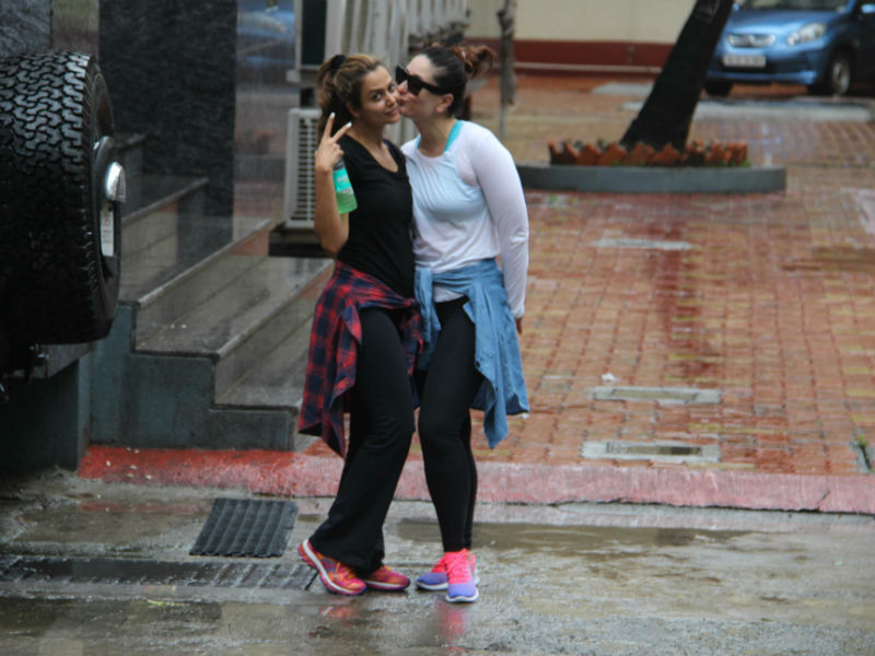 Kareena And Amrita Are Such Posers