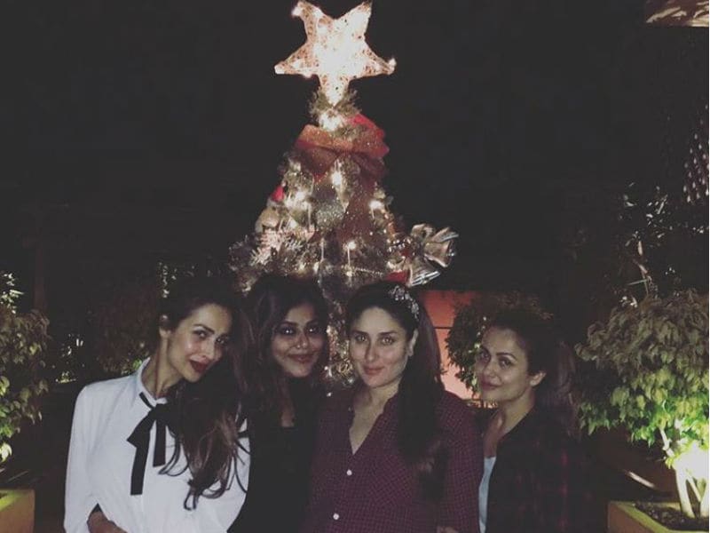 Photo : Kareena Kapoor Parties With Her Girl Gang Ahead Of Christmas