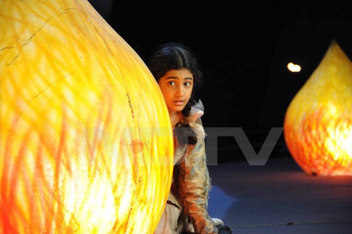 Siddharth and Shruti Haasan in <i>Anaganaga O Dheerudu</i>