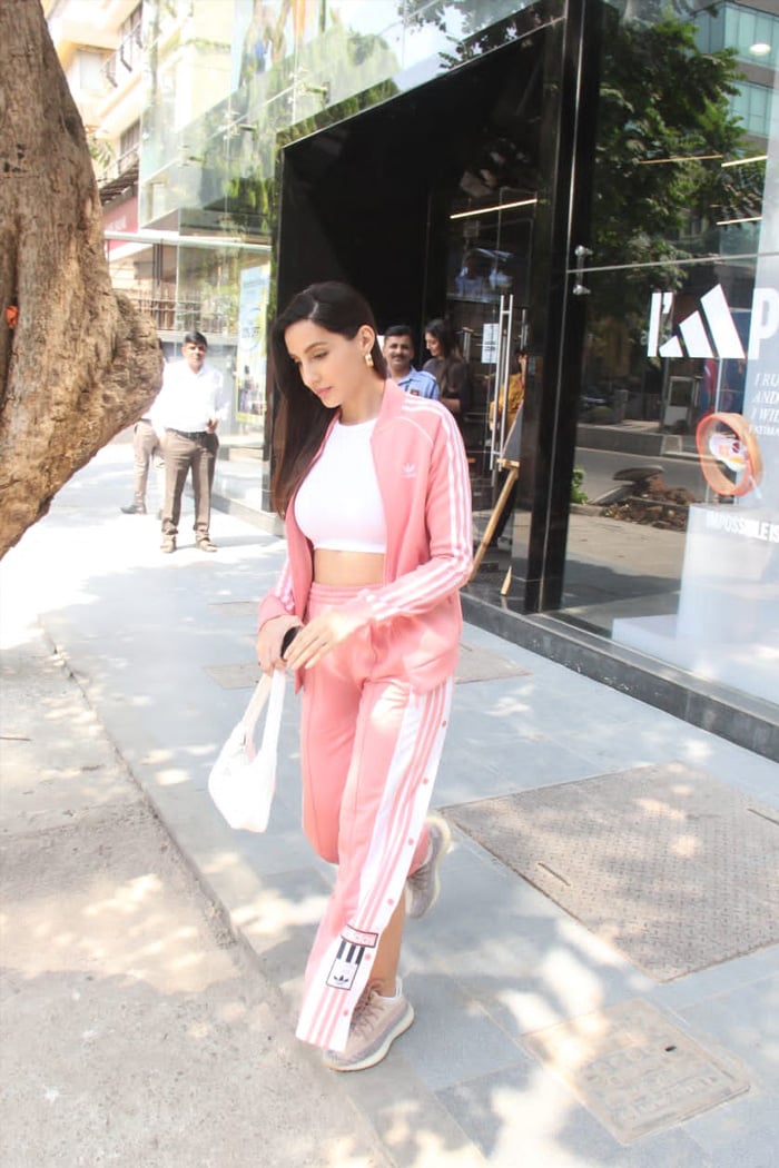 Ananya Panday And Janhvi Kapoor Step Out For A Dinner Date
