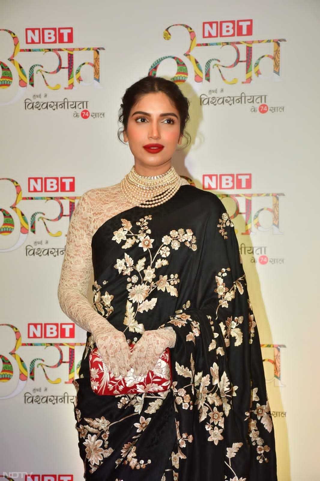 Bhumi Pednekar channelised vintage charm in her full-sleeve blouse-cum-gloves. (Image Courtesy: Varinder Chawla)