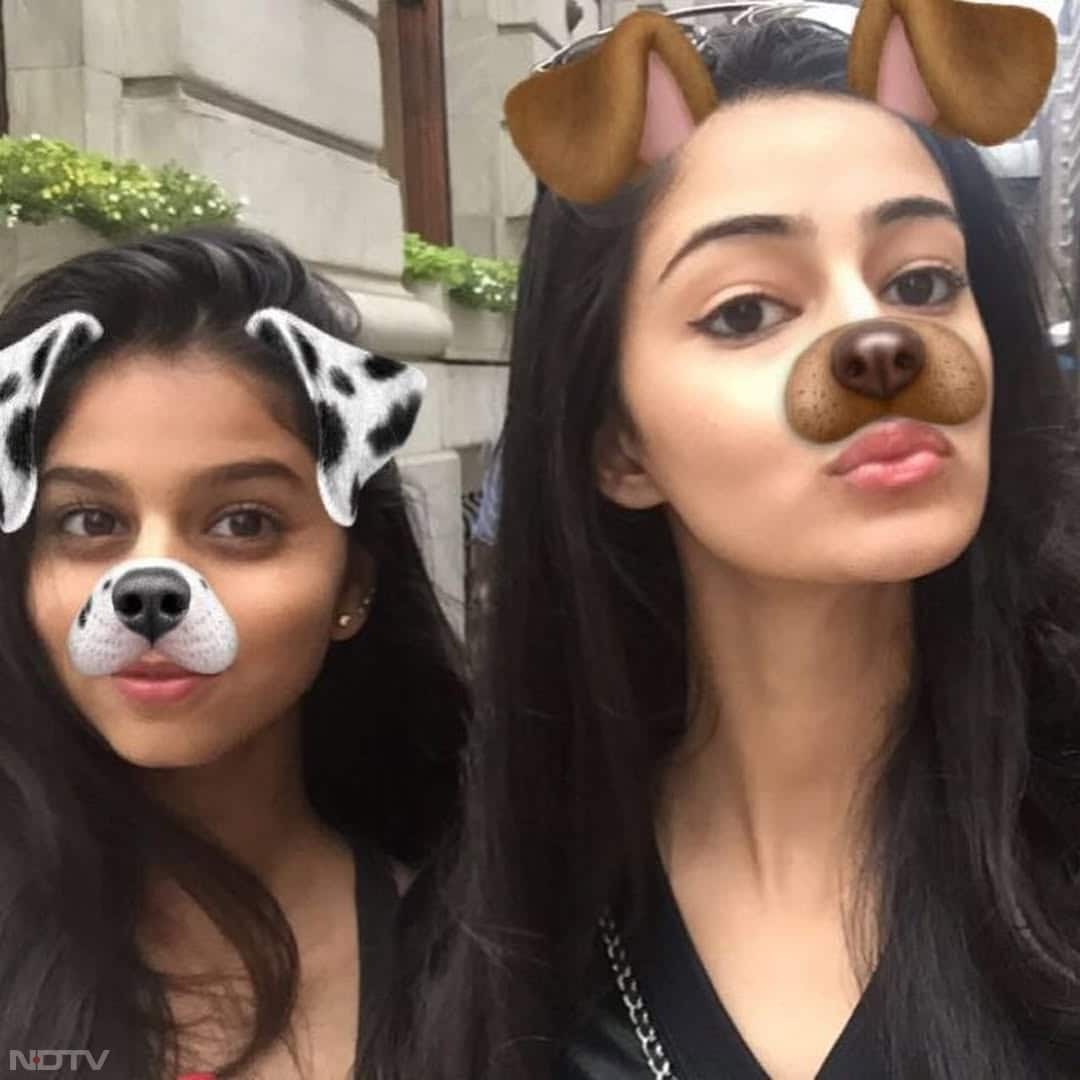 अनन्&zwj;या इतनी खूबसूरत हैं कि यूथ उनका फैशन फॉलो करता है.