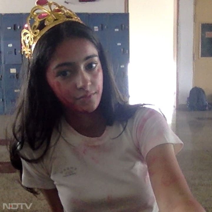 10 साल पहले अनन्&zwj;या होली मस्&zwj;ती करती हुई.