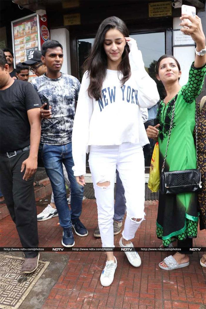 Suhana And Ananya\'s Day Out