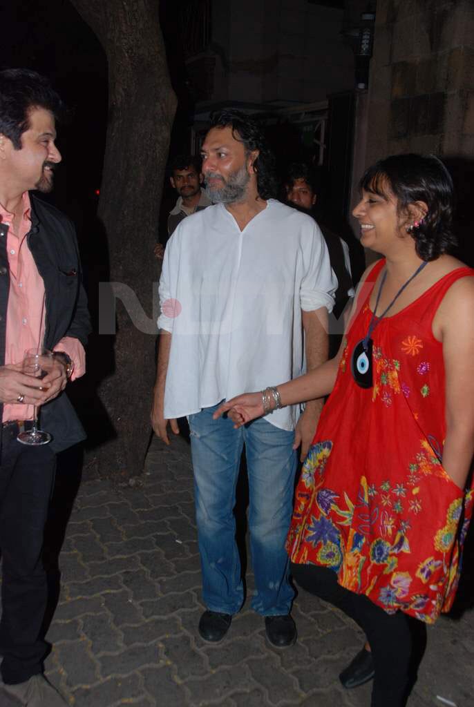 Rakeysh Omprakash Mehra greeting the birthday boy.