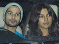 Shahid, Priyanka watch <i>Anjaana Anjaani</i>